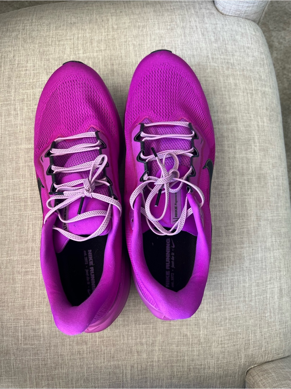 Nike Men’s Bright Magenta Running Sneakers-Worn Only Twice!💜